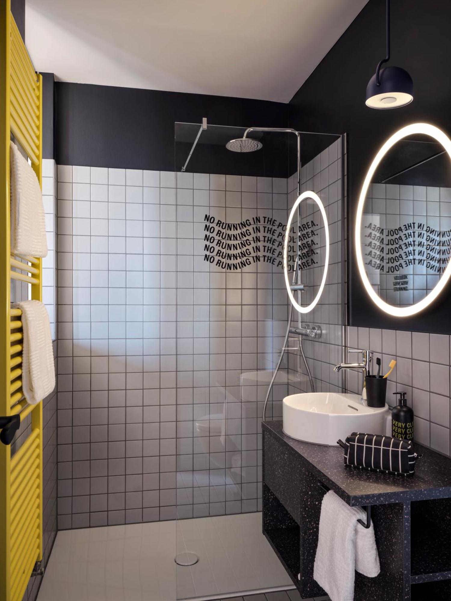 Stayery Guetersloh Hauptbahnhof Rum bild